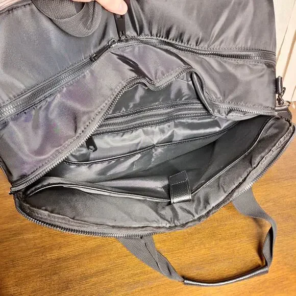 Tommy Bahama Nylon Carryon dufflebag crossbody travel work bag w laptop sleeve - Picture 4 of 8